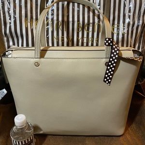 Henri Bendel Bowery cashmere tote w/dust bag.  Clean smoke free animal free ac.